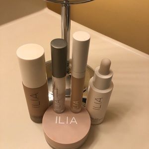 Ilia make up bundle